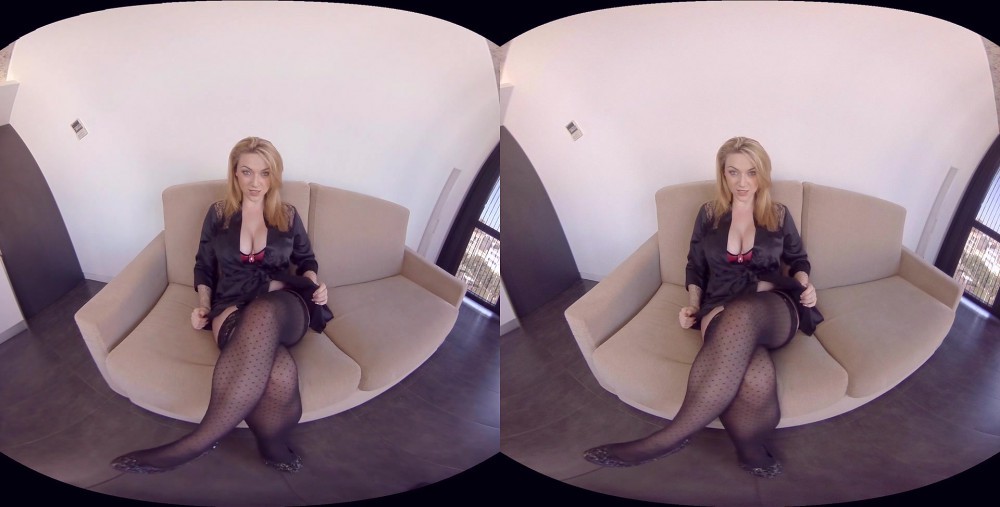 Harmony Reigns: Mind-Blowing VR Orgasm Journey