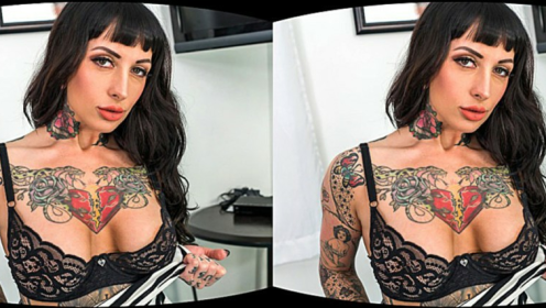 Jessie Lee in Sexy Stepmom VR Fantasy