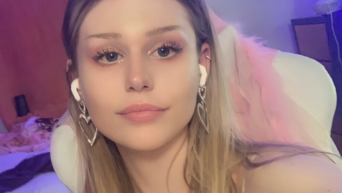 Mabel's First VR Threesome