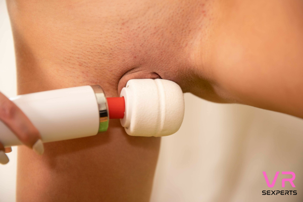 Sunny Ice Hot Teen Solo Show in Stunning VR - Image 4