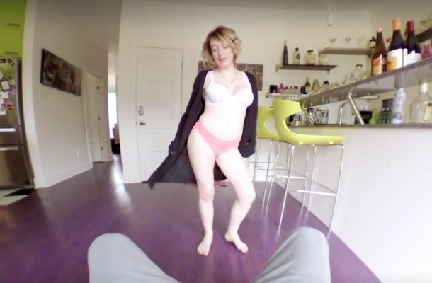 Ariel Moon's Seductive Dance in Stunning 4K - Image 5