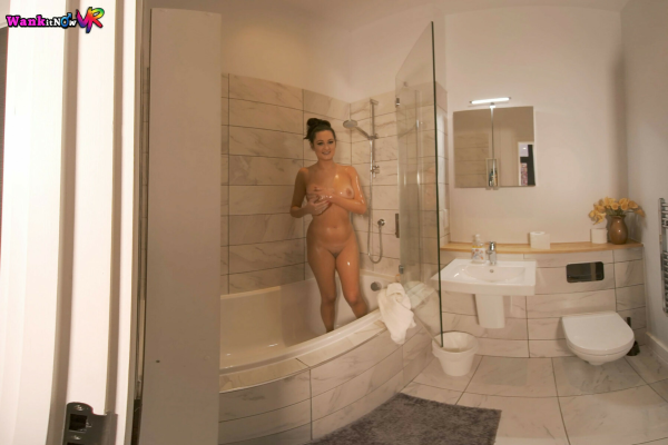 Bonnie Bellotti Steamy Shower Tease in 4K VR - Image 2