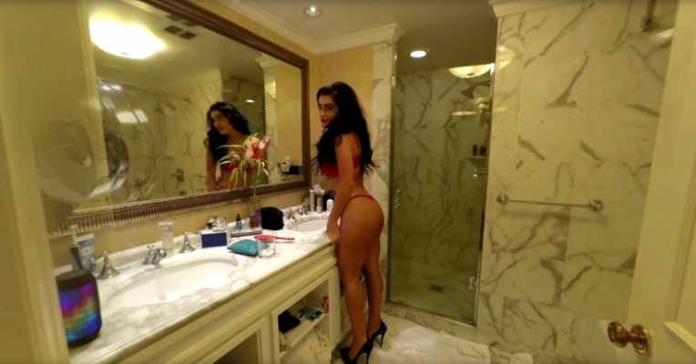 CJ Sparxx Steamy Shower to Party Glam VR - Image 4