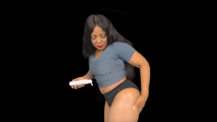 Chase: MILF Smoking 8K VR - Image 2