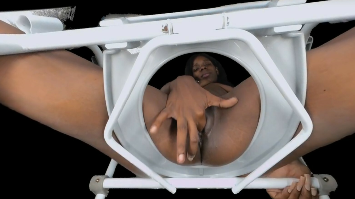 Chocolate Bae Ebony Toilet POV Squirt Fantasy - Image 5