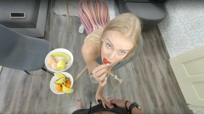 A Beautiful Afternoon With Ariela Donova - Image 2