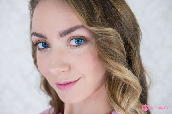 Victoria Puppy in Intimate VR Close-Up Thrill - Image 4