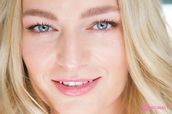 Leanne Lace in Stunning Close-Up VR Tease - Image 1