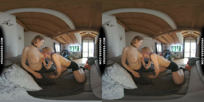 Blonde Spinner Ingrida Eats Dianas Pussy Rainy Day After The Beach - Image 3