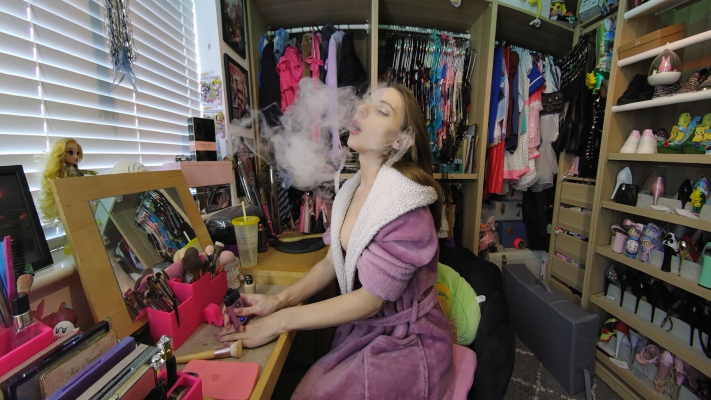 Chloe Toy - Vape And Change - Image 1