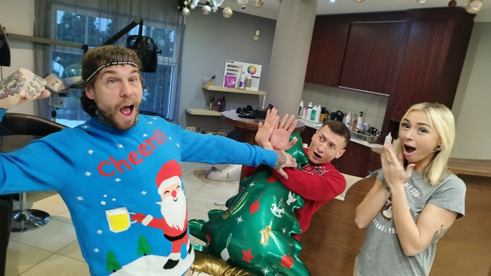 Chloe Temple Christmas VR Threesome Creampie - Image 4